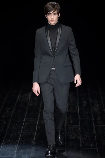 Look 40
